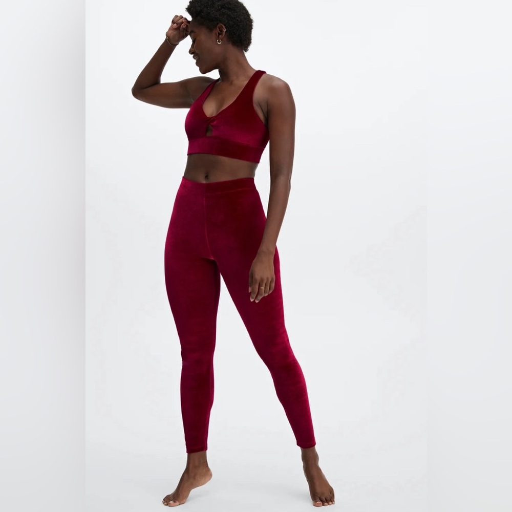 Fabletics x Vanessa Hudgens Velour Set -